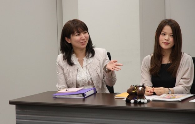 Umajo leader Akiko Fujita (left) at a meeting with the group. Photo: JRA