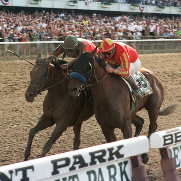 Victory Gallop (outside, green cap) beats Real Quiet by a nose in the 1998 Belmont Stakes. Photo: NYRA/Adam Coglianese. 