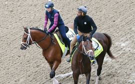 Kentucky Derby: exercise riders are often black or female. Why aren’t the jockeys?