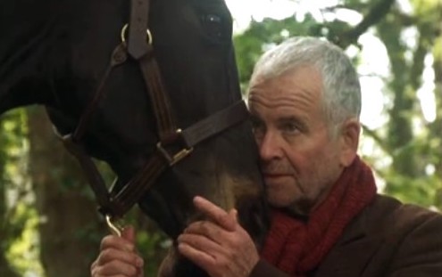 Ian Holm shares a moment with the fugitive Shergar. (Blue Rider photo)