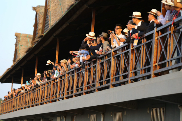 Crowd enjoying the CECF racing at the clubhouse in Shanghai. Photo: China Horse Club.