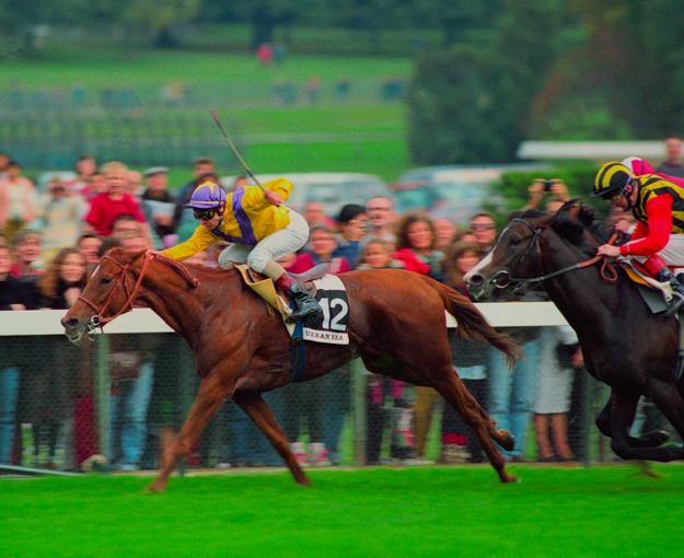 Urban Sea wins the 1993 Prix de l'Arc de Triomphe. Photo: Mark Cranham/cranhamphoto.com