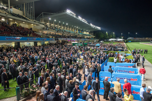 The crowd at Moonee Valley's night racing. Photo: SDP Media.