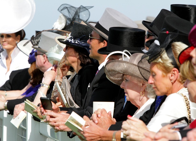 Racegoers at Royal Ascot. RacingFotos.com