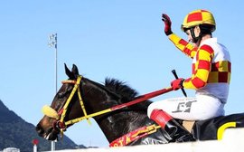 He’s done it! The incredible Ricardo hits that 13,000-winner mark