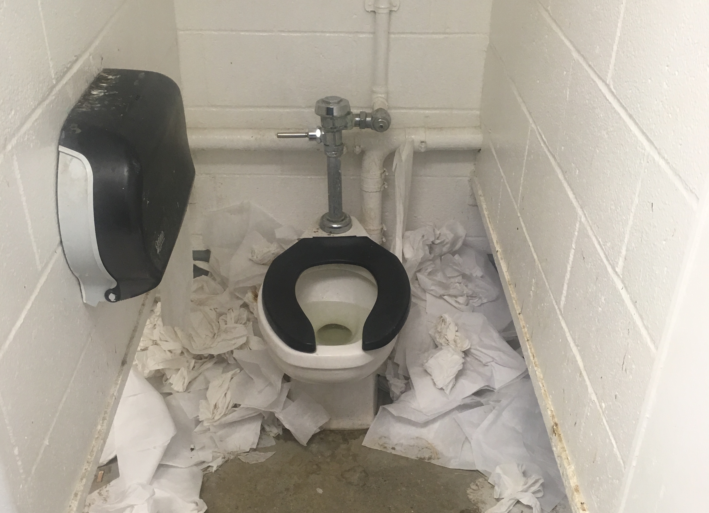 A toilet in one of the bathrooms shared by backstretch workers at Santa Anita. The picture was taken last weekend. Photo: Daniel Ross