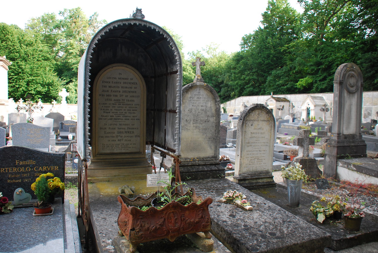 The Enoch Drummer grave is in a better condition than many others. Note the small recovery procedure notice in the foreground. Photo: John Gilmore