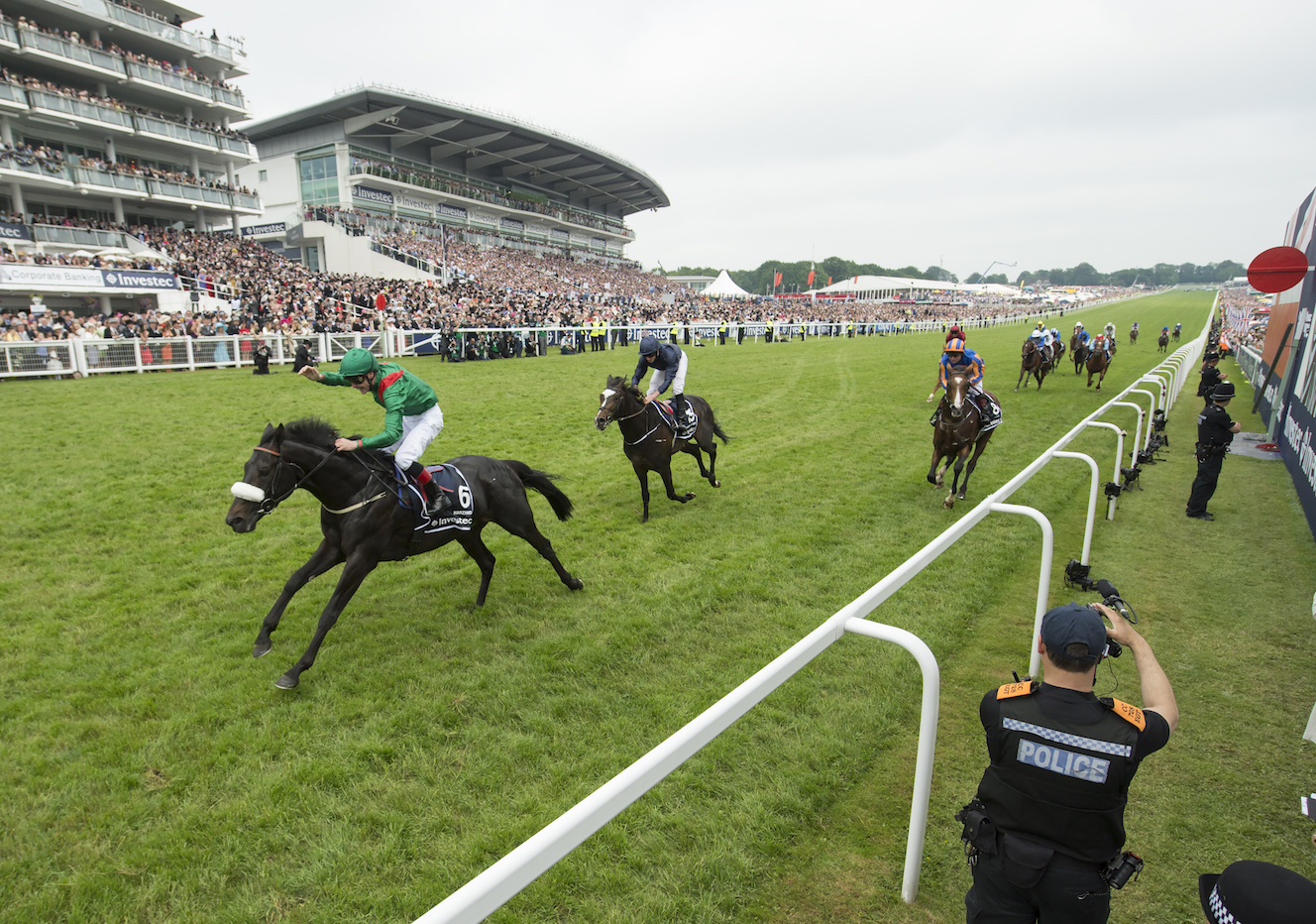 Harzand, a son of Hazariya by Sea The Stars, winning the Epsom Derby in 2016