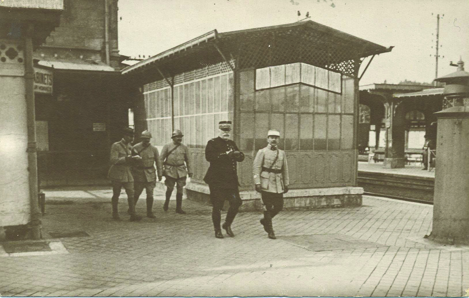 General Joffre and a Colonel Henri at Chantilly railway station in late 1914