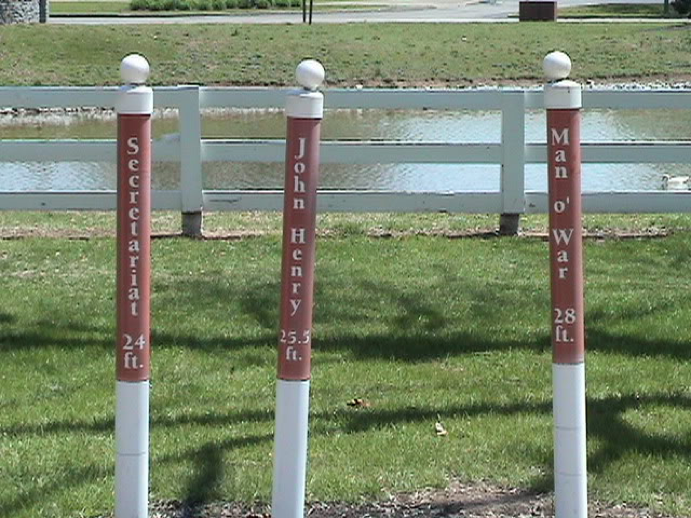 The stride-length pole markers at Kentucky Horse Park. Photo: https://www.ecauldron.net/forum