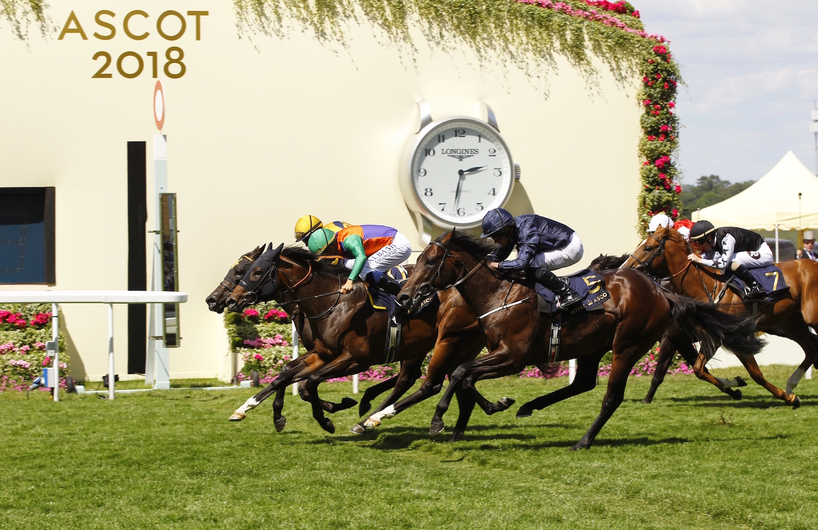 Pocket Dynamo (green cap), Lot 16 at last year’s Goffs London Sale, is held by the narrowest of margins in the Group 2 Norfolk Stakes at Royal Ascot. Photo: Racingfotos.com