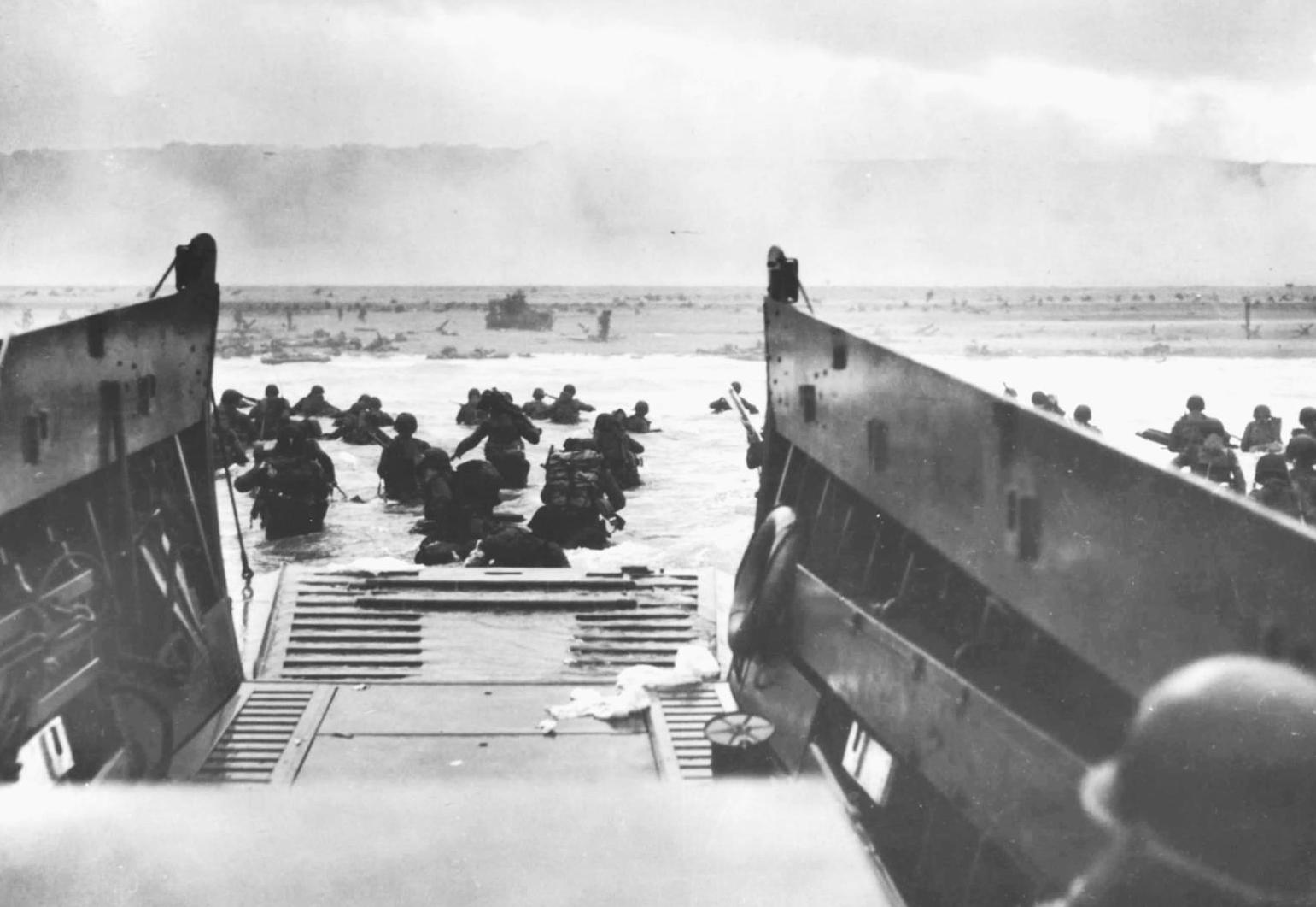 American troops arriving at Omaha Beach on June 6, 1944. Photo courtesy of Musée Memorial D’Omaha Beach, Saint Laurent-sur-Mer