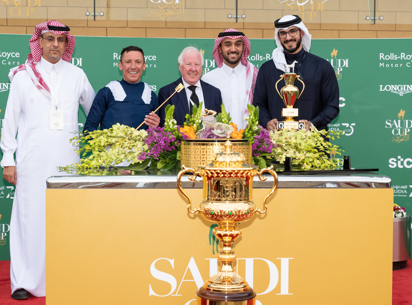 Smith and Dettori at the presentation ceremony at the King Abdulaziz racetrack in Riyadh. Photo: Jockey Club of Saudi Arabia/Neville Hopwood