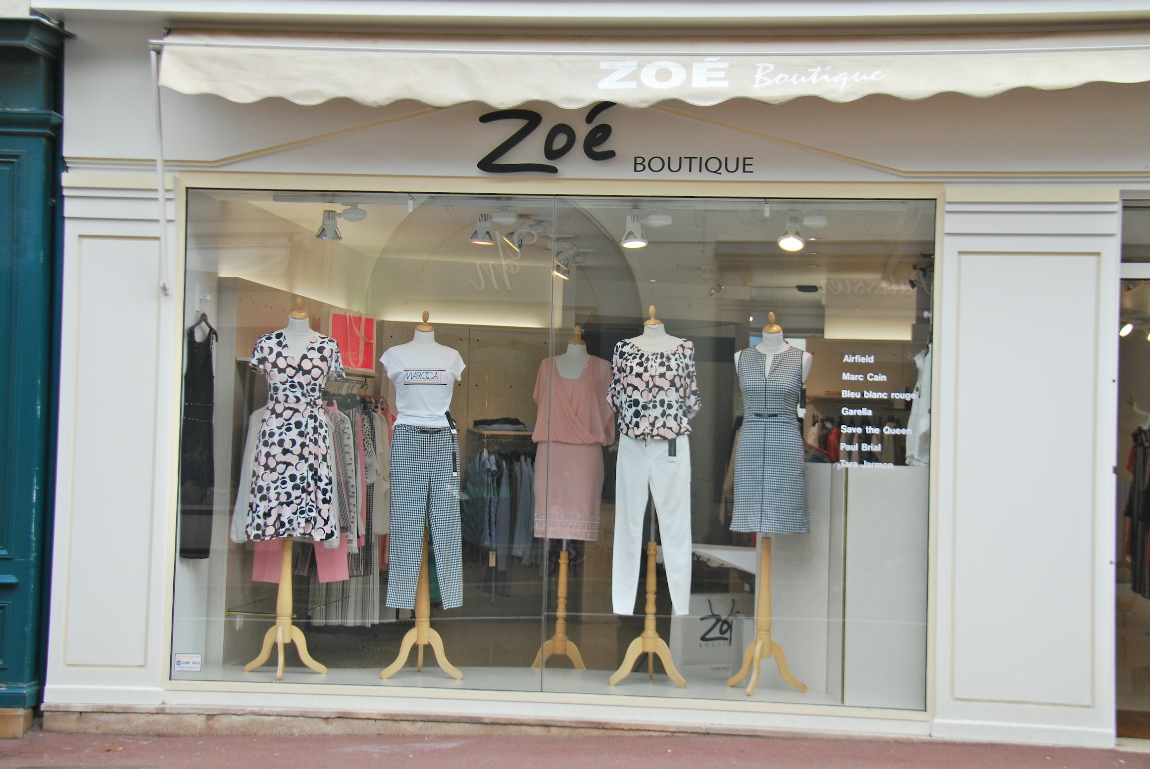 No high-fashion in sight: You’d never know it was Prix de Diane day just 48 hours away by looking at the window of the famous Zoe boutique in the centre of Chantilly, which normally has a spectacular display of hats and dresses for that particular occasion. Photo: John Gilmore