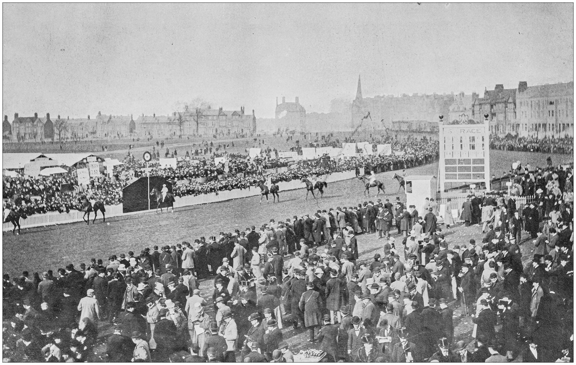 Crowds gather at Northampton Racecourse in the late 19th century. Photo: iStock.com/ilbusca