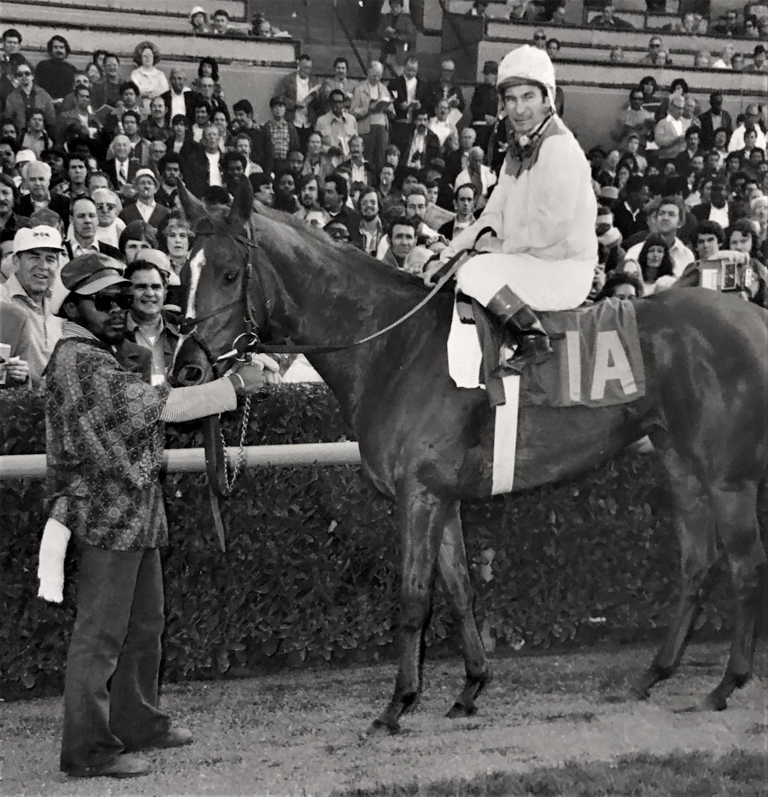John Flakes with 1975 Santa Susana Stakes winner Sarsar and Bill Shoemaker at Santa Anita. Photo: Vic Stein 