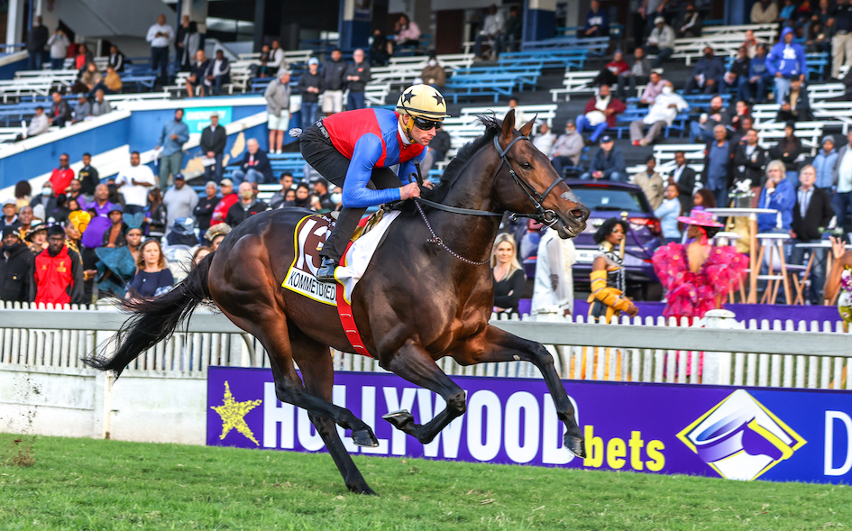 Last year’s winner Kommetdieding goes through his paces in a racecourse gallop ahead of the Durban July. Photo: Candiese Lenferna