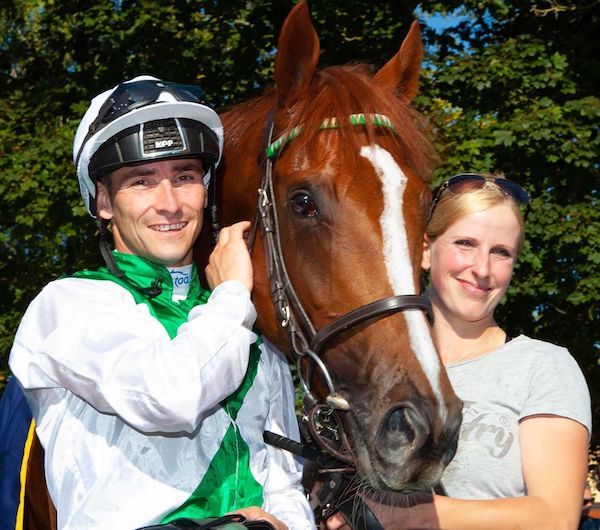 Winning team: Rene Piechulek and Sarah Steinberg with Mendocino. Photo: Frank Notling/supplied