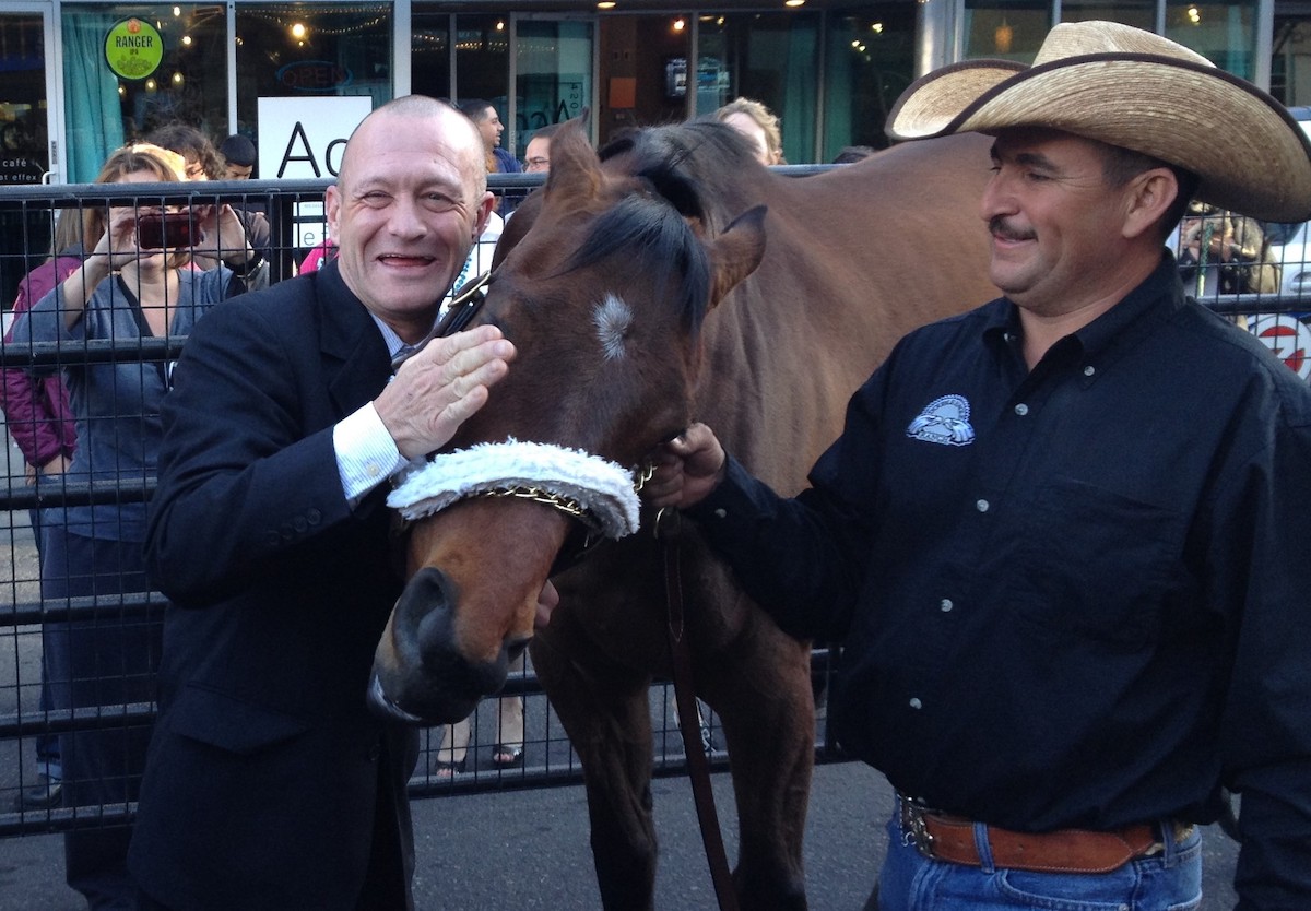 Calvin Borel is reunited with his miracle Derby winner at the premiere of 50 to 1 in New Mexico. (Jay Hovdey photo)