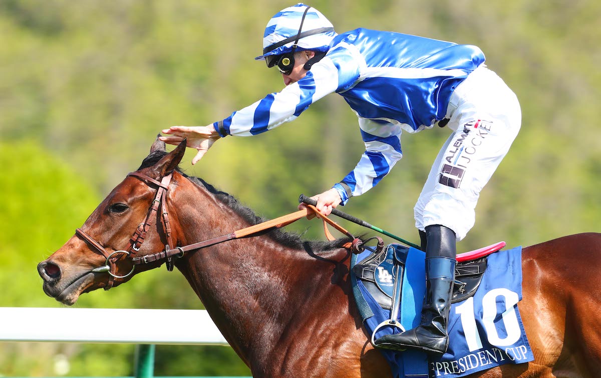 That’s my girl! Blue Rose Cen wins the Poule d’Essai des Pouliches at ParisLongchamp. Photo: Dyga / focusonracing.com