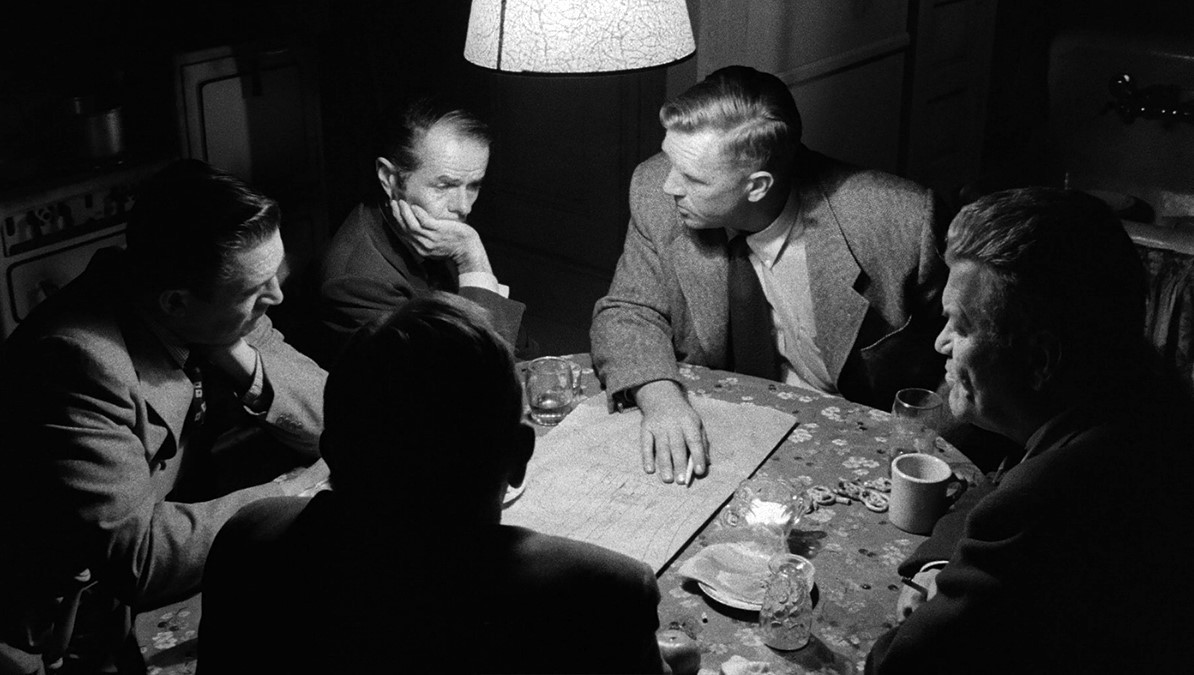 Sterling Hayden lays out the intricate details of the caper to his gang. (United Artists photo)
