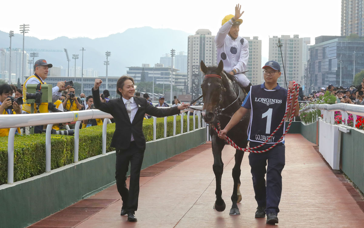 Golden Sixty and Vincent Ho return after a spectacular display in the HK Mile. Photo: HKJC
