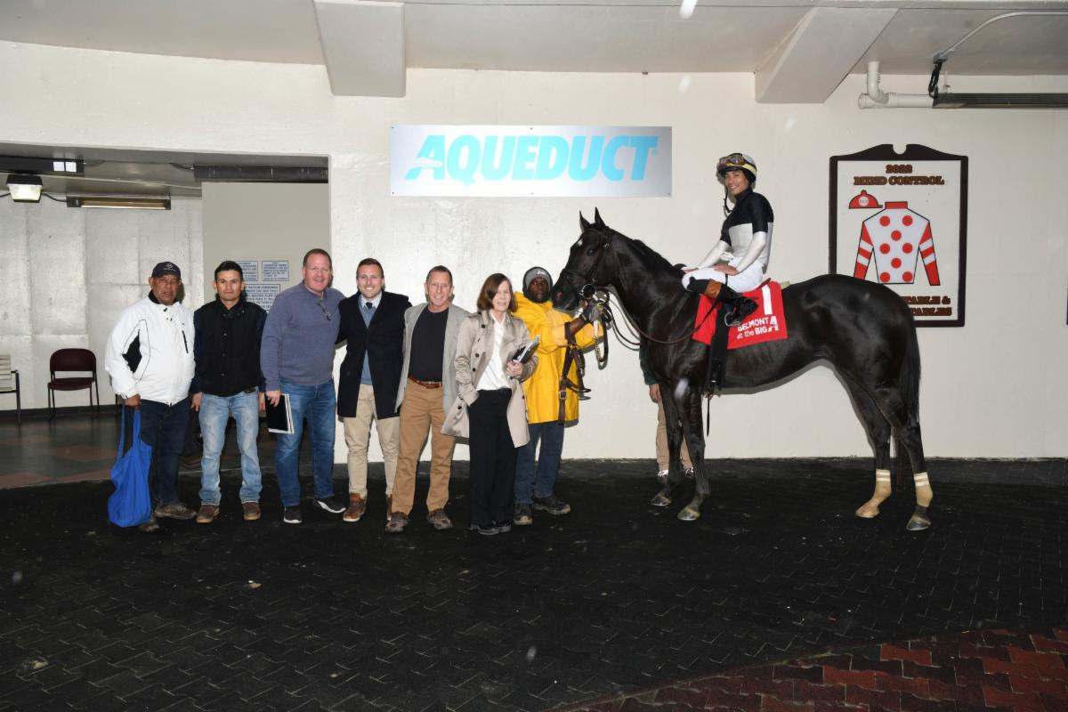 Linda Rice with El Grande O. Photo: NYRA/Coglianese