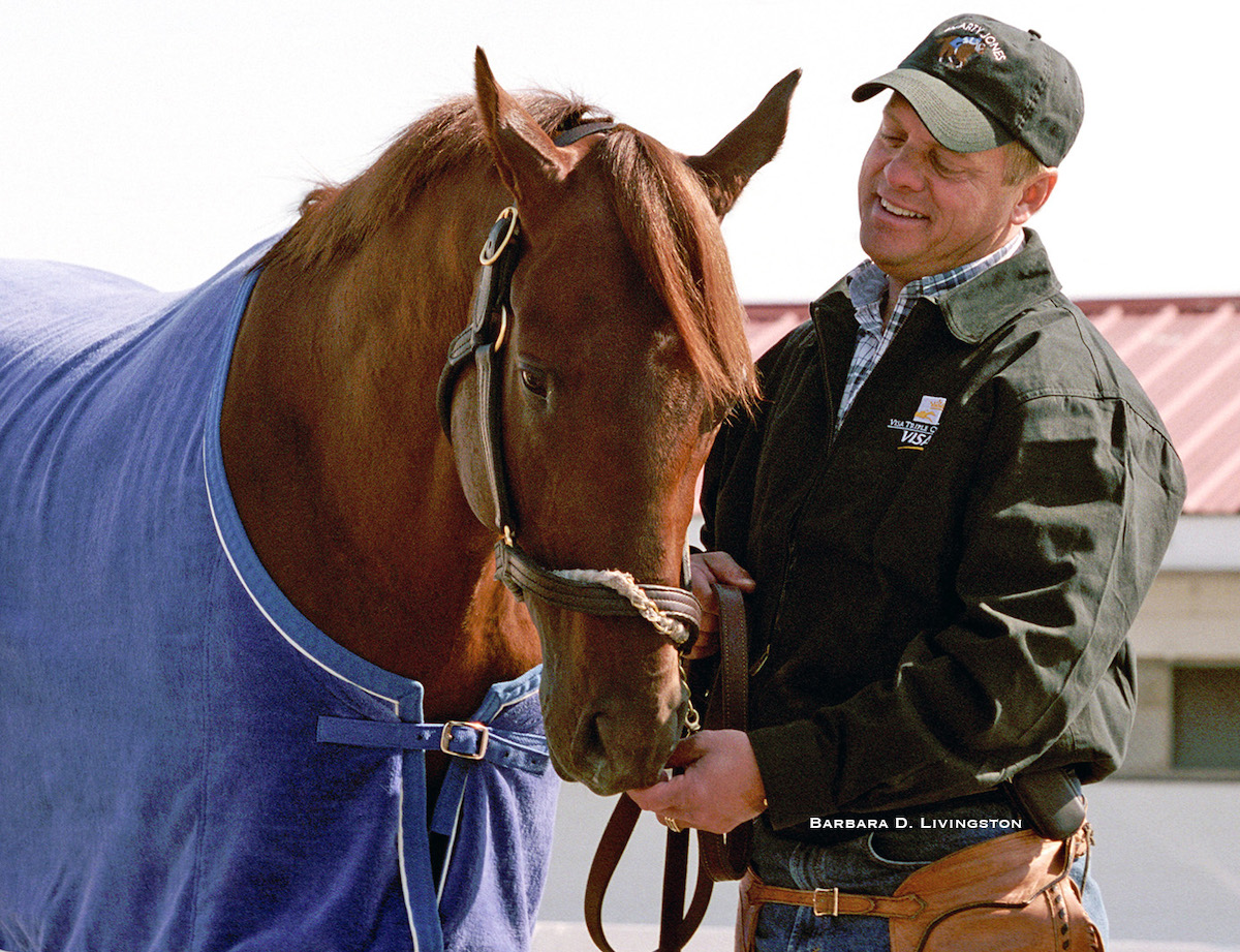 John Servis and Smarty Jones enjoy a quiet moment after the Kentucky Derby. Photo: Barbara Livingston