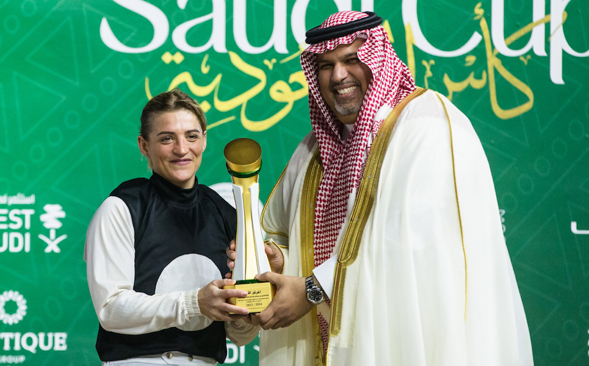 Saudi success: Maryline Eon accepts her trophy. Photo: JCSA/Erika Rasmussen