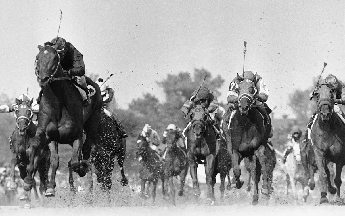 Caracas Cannonball: Canonero II (Gustavo Avila, left) records a shock victory in the 1971 Kentucky Derby. Photo: Associated Press / Alamy Stock Photo