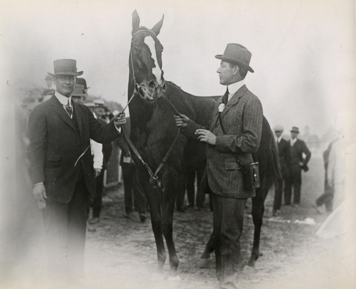 Regret, the first of only three fillies to win the Kentucky Derby, with trainer James Rowe and owner Harry Payne Whitney. Photo: Public Domain