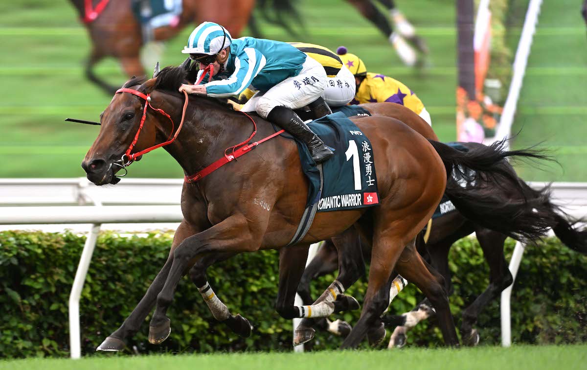 Romantic Warrior beats Prognosis in the QEII Cup. Photo: HKJC