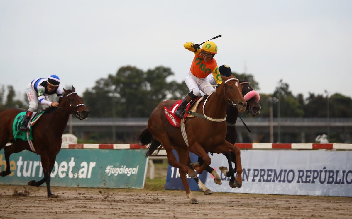 Che Evasora (Jorge Peralta) earns a place in the Breeders’ Cup Distaff by winning the GP Criadores at the Hipodromo Palermo in Buenos Aires. Photo: Breeders’ Cup