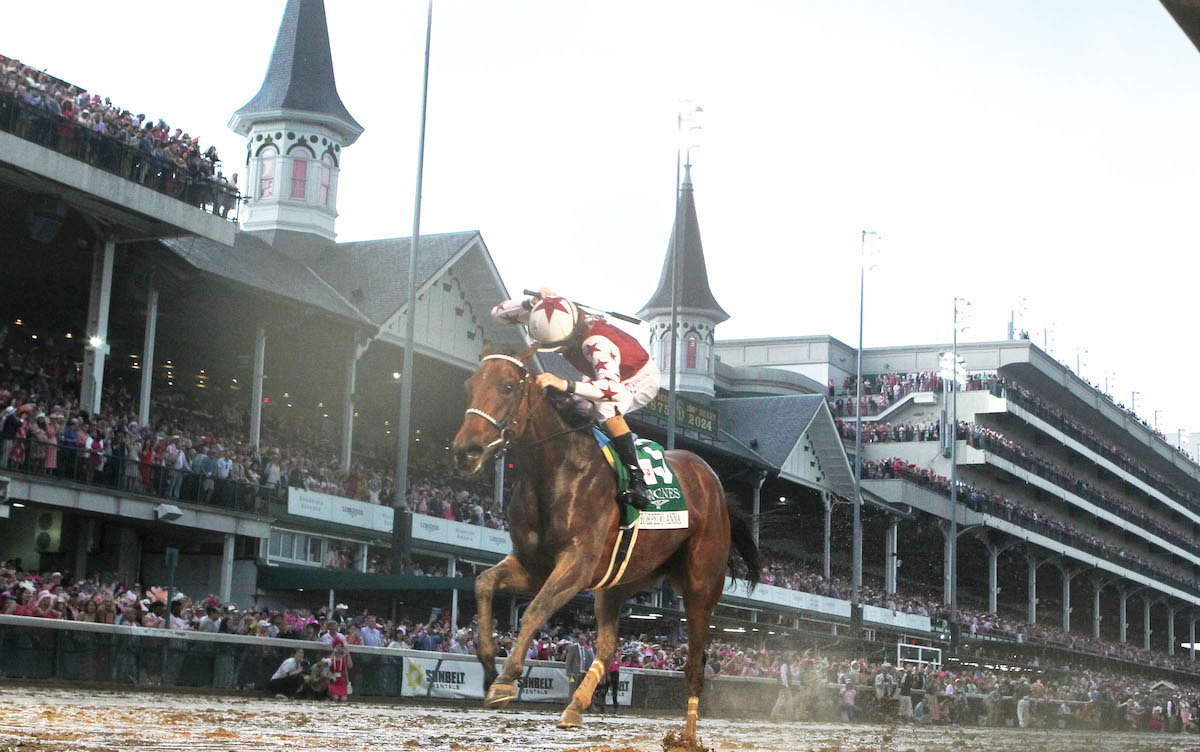 Thorpedo Anna wins the Kentucky Oaks under Brian Hernandez. Photo: Churchill Downs / John Gallagher