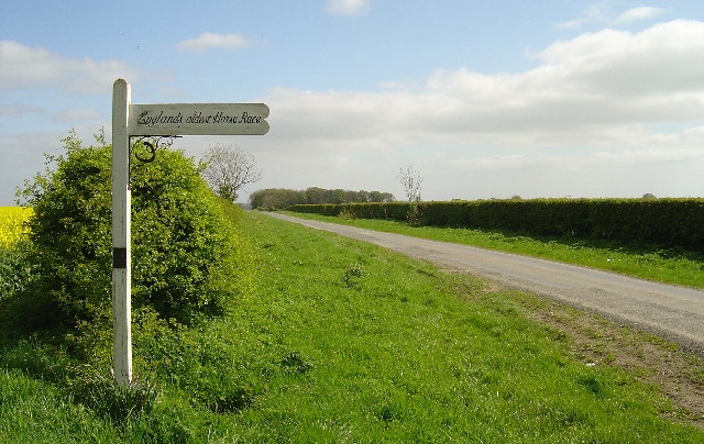 Kiplingcotes Derby finishing post: four-mile contest traditionally takes place on the third Thursday in March in the East Riding of Yorkshire. Photo: Ian Lavender / Creative Commons