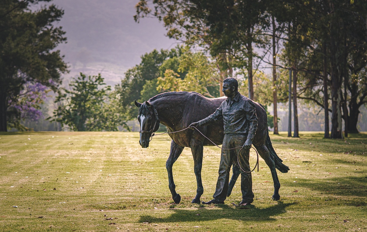 Snitzel (with stallion manager Joe Hickey) immortalized at Arrowfield in a statue by Tanya Bartlett. Photo: Joan Faras