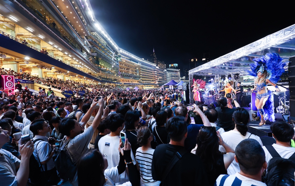 The Happy Wednesday brand attracts many visiting tourists to the Season Finale meeting at Happy Valley. Photo: HKJC