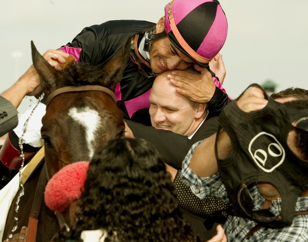 Corey Nakatani and Doug O’Neill share a lovefest after another Lava Man triumph. (Benoit photo)