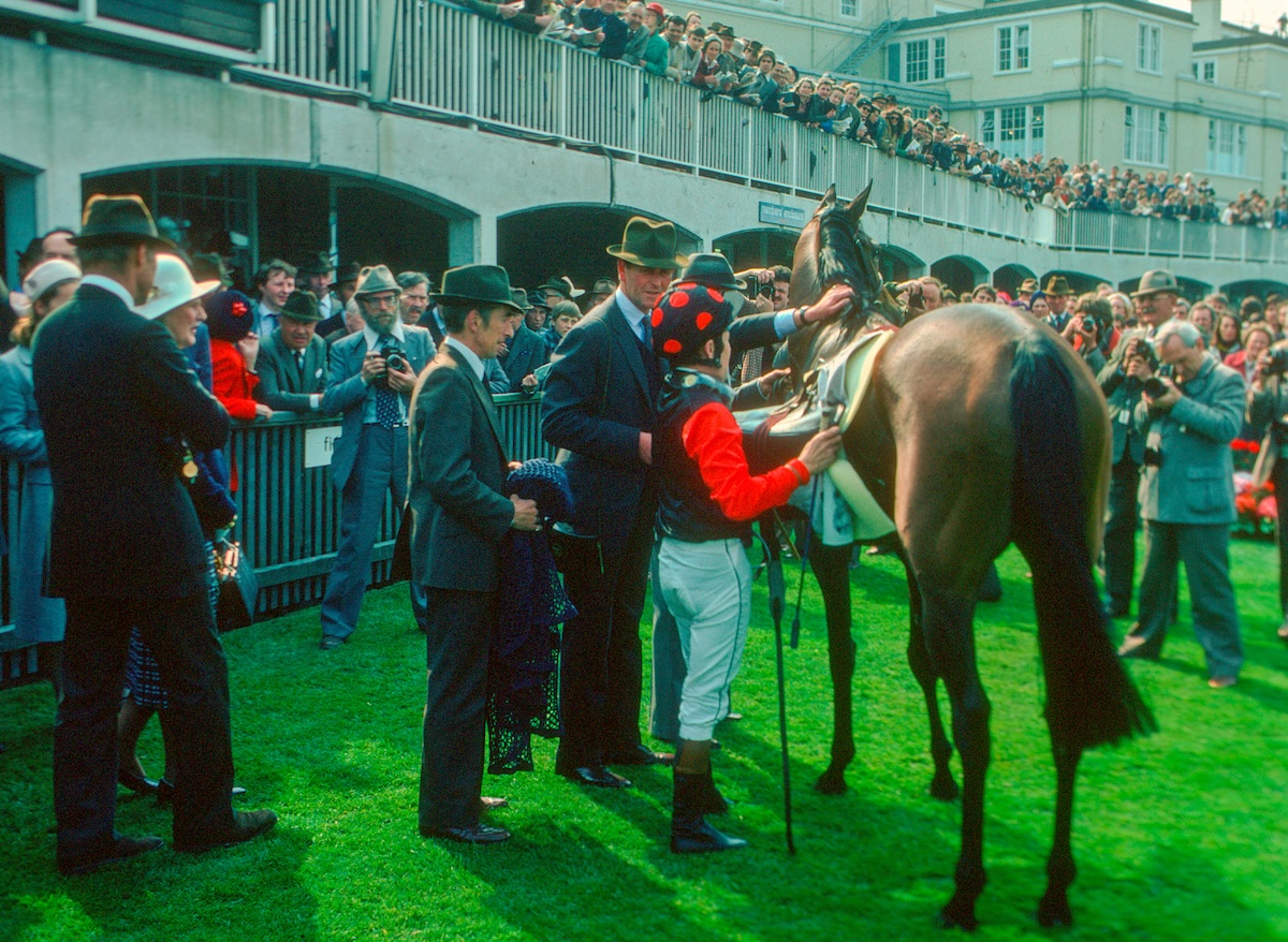 Brian Rouse unsaddles Quick As Lightning after winning the 1,000 Guineas at Newmarket in 1980. Photo: Mark Cranham / focusonracing.com