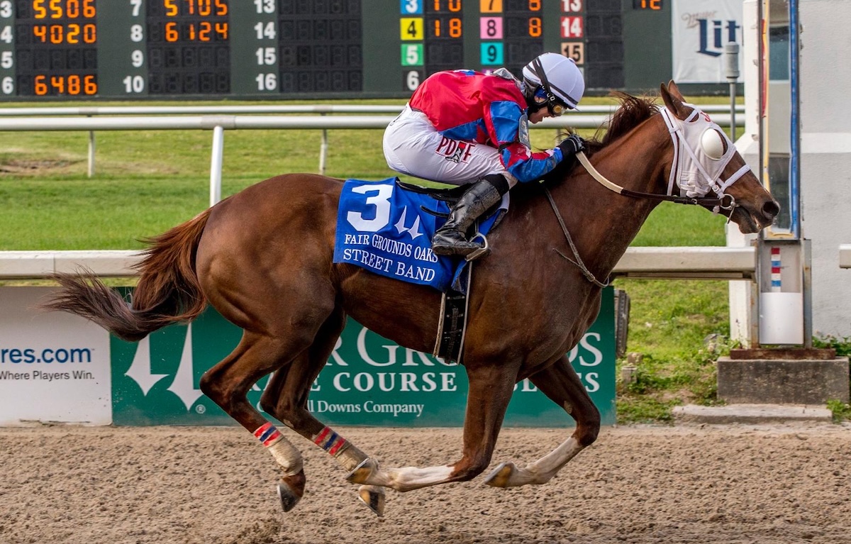Star performers: Street Bands lands the Fair Grounds Oaks under Sophie Doyle. Photo: Lou Hodges Photography
