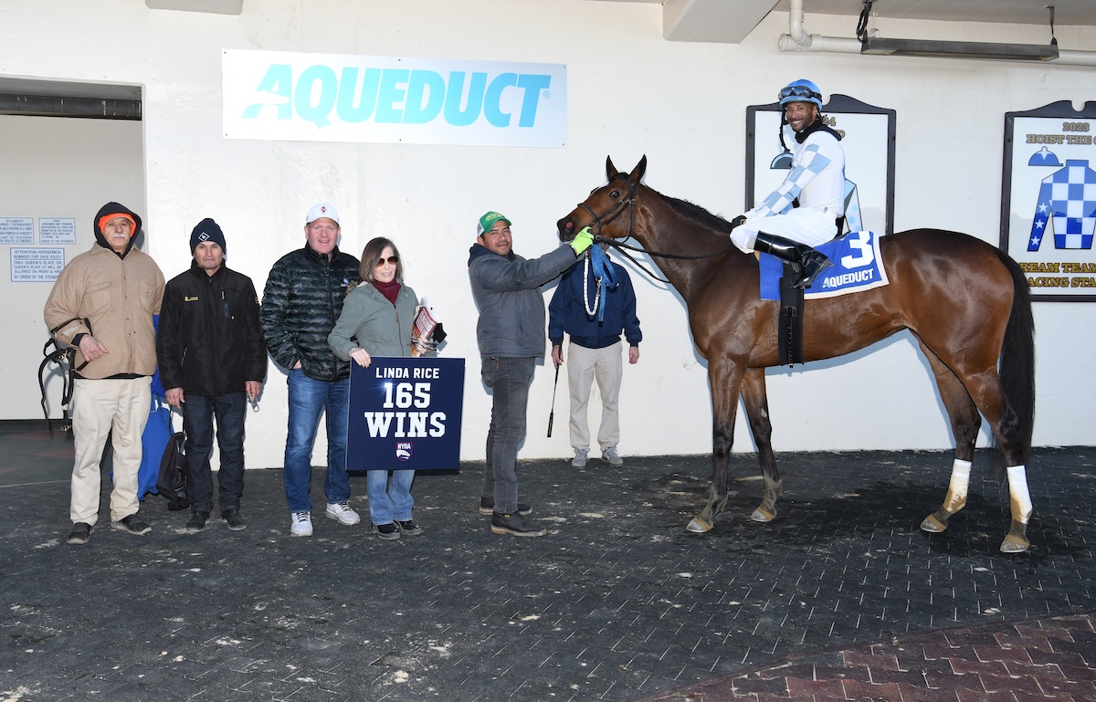 Linda Rice with her record-breaking winner Snide (Kendrick Carmouche) at Aqueduct. Photo: NYRA 