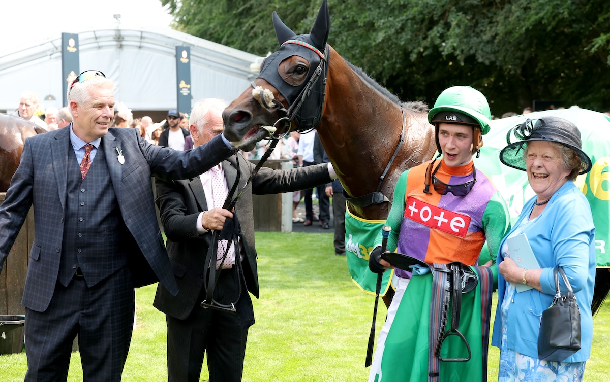 Stuart Williams (left) after another victory with the prolific Quinault, a seven-time winner in 2023. Photo: Dan Abraham / focusonracing.com